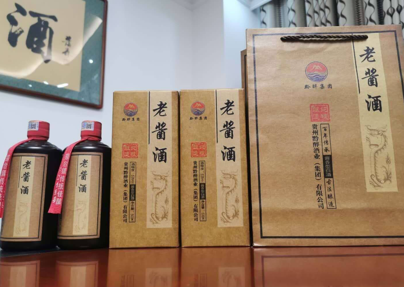 酱香酒和浓香酒的香味来源有何不同？